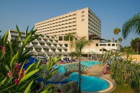Invia – St. Raphael Resort, Cyprus